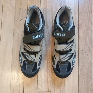 Giro Reva Cycling Biking Clip Shoes; Pre-loved  size 9.25